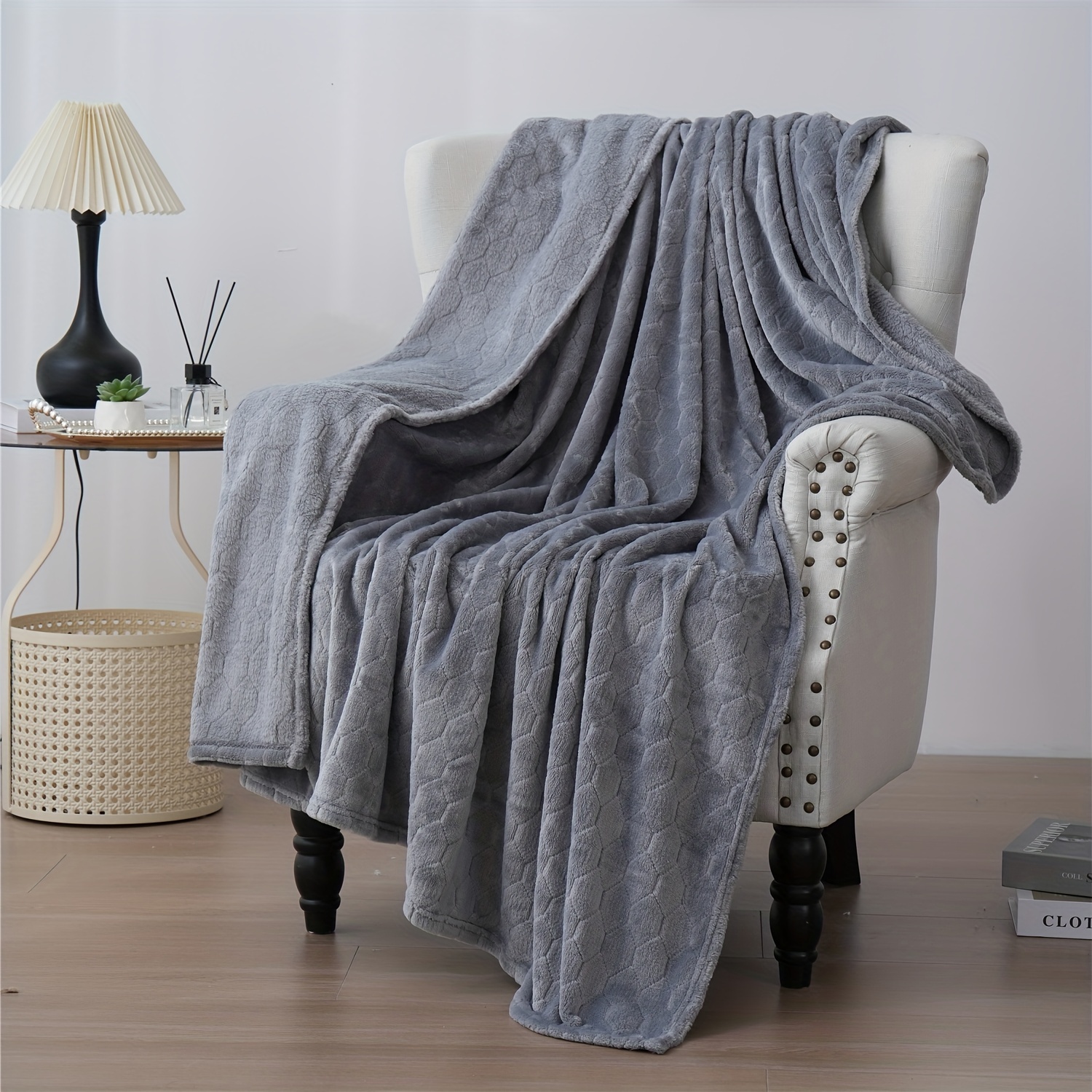 Fleece Blanket Textured Fuzzy Plush Throw Blanket Super Soft