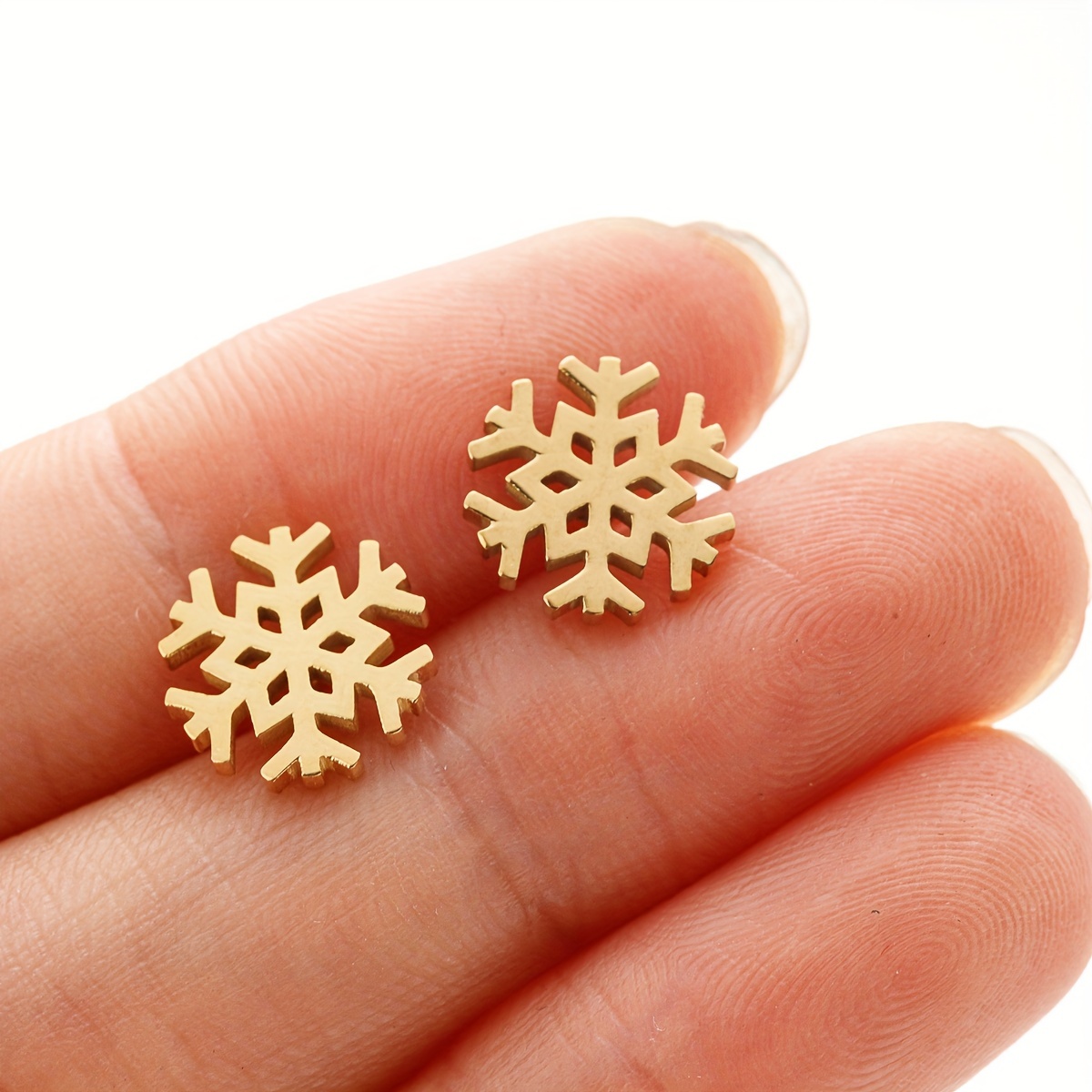 Small hot sale snowflake earrings