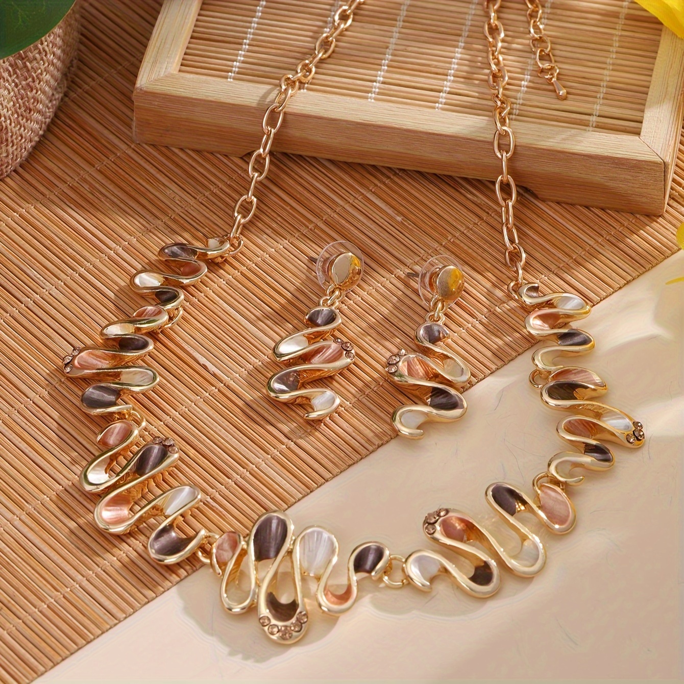 

1 Set, Stylish Fashion Jewelry, Irregular Wave Design, Women's Necklace And Earrings Set, Elegant Decor For Ladies Party And Date Accessory