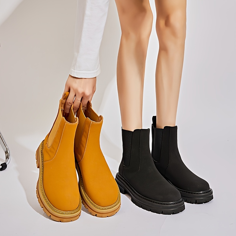 Hunter refined low heel ankle clearance boot