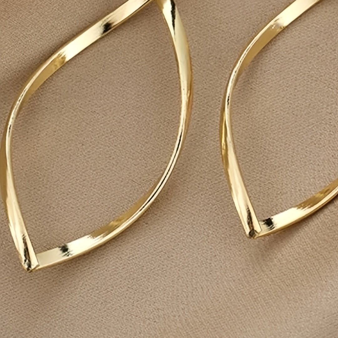 Hollow Twisted Dangle Earrings Alloy Plated Female Gift