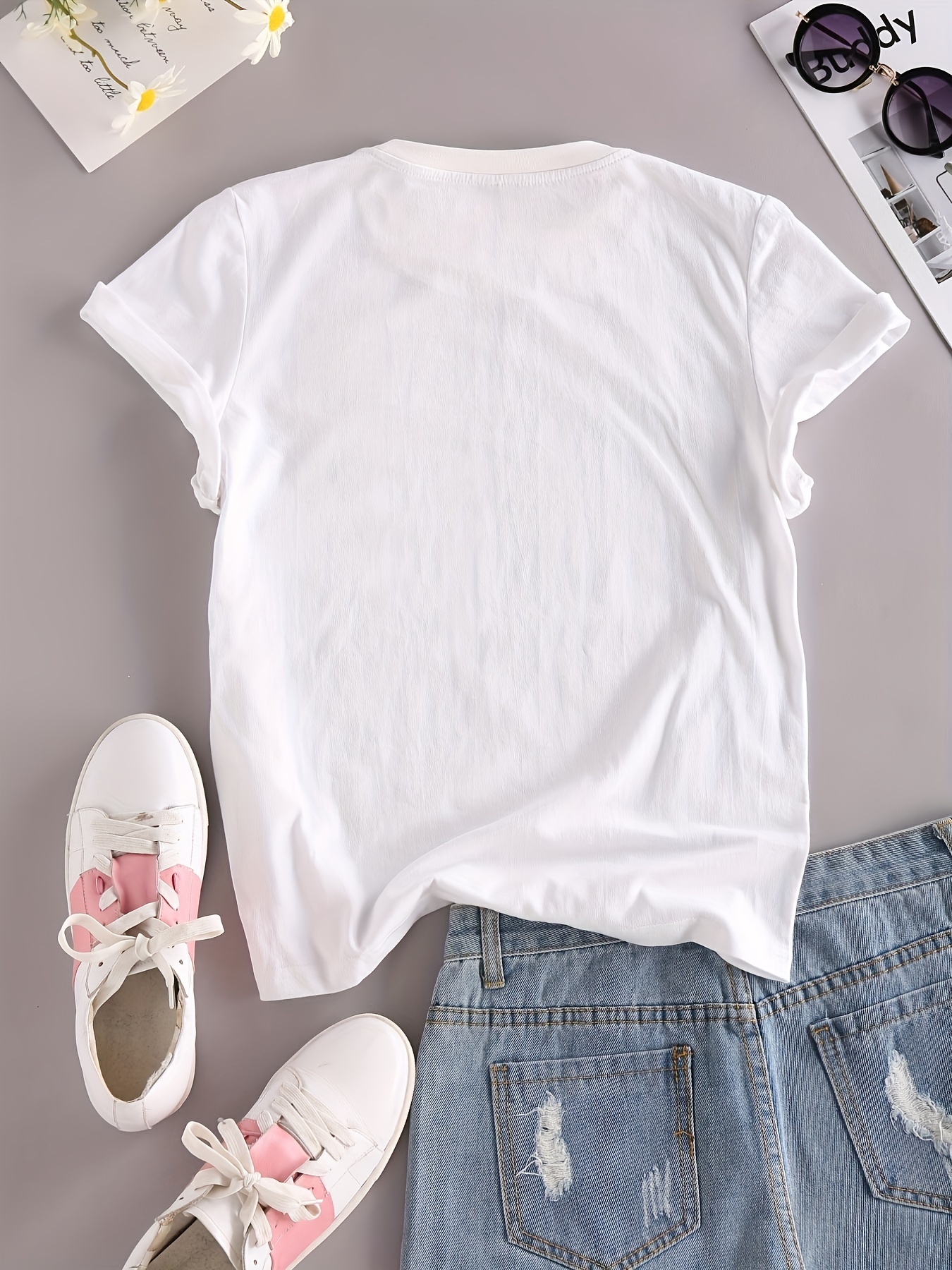  Blusa de manga corta con cuello redondo para mujer, camiseta  corta casual con estampado de letras, camisetas de manga corta para mujer  (blanco, M) : Ropa, Zapatos y Joyería