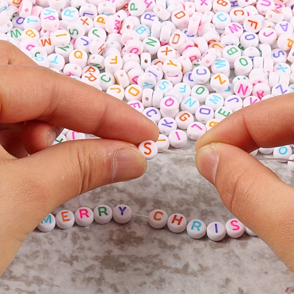 500 cuentas acrílicas pequeñas de letras blancas para hacer joyas, cuentas  del alfabeto para pulseras, kit de letras para hacer collares