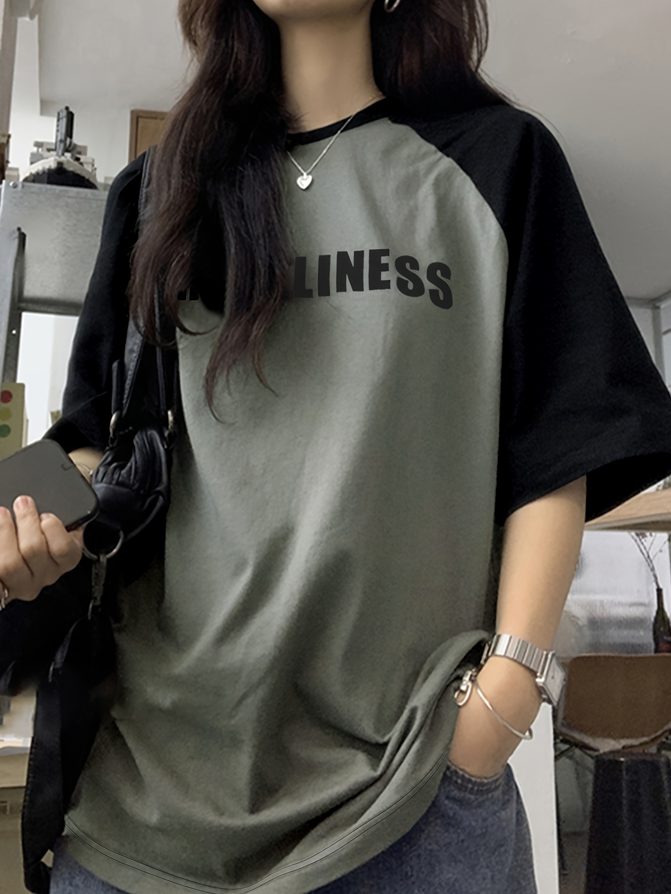 JUNING Women's T Shirts Oversized Short Sleeve Round Neck Casual Summer  Tops Drop Shoulder T-Shirt Loose Soft Tops 2023 Y2K Basic Tee Shirt, Black,  Small : : Clothing, Shoes & Accessories