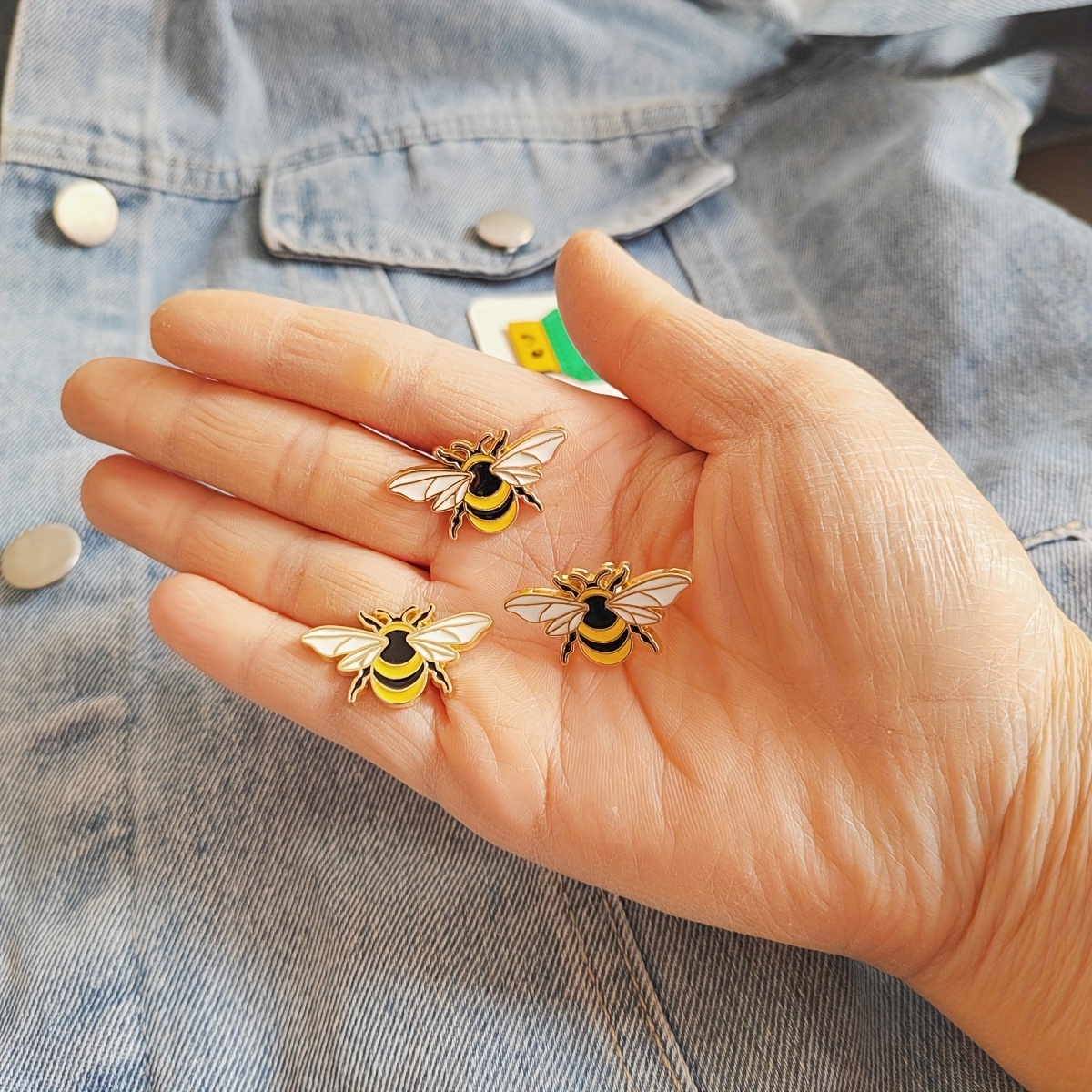 

1pc/2/3pcs, Fresh Cute Enamel Bee Brooch, Casual Exquisite Alloy Lapel Pin, For Party Supplies Clothing Bag Decors Jewelry Gift