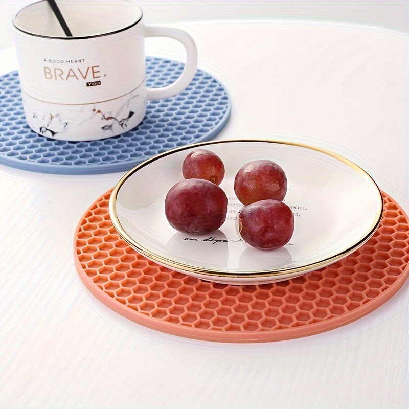 Kitchen Non-slip Pot 14cm Small Round Honeycomb Silicone Placemat