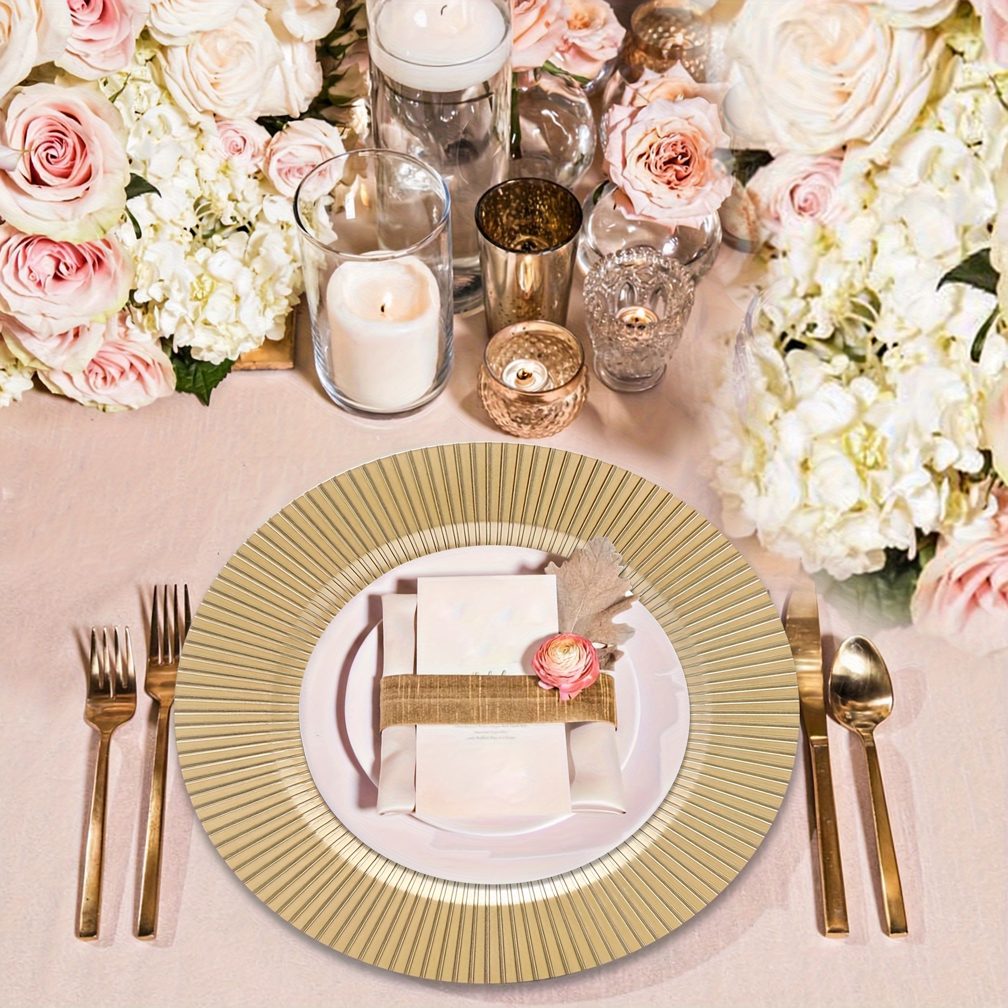 URBNLIVING Lot de 12 assiettes de présentation réutilisables de 33 cm pour  table de salle à manger, décoration de fête (doré brillant géométrique) :  : Cuisine et Maison