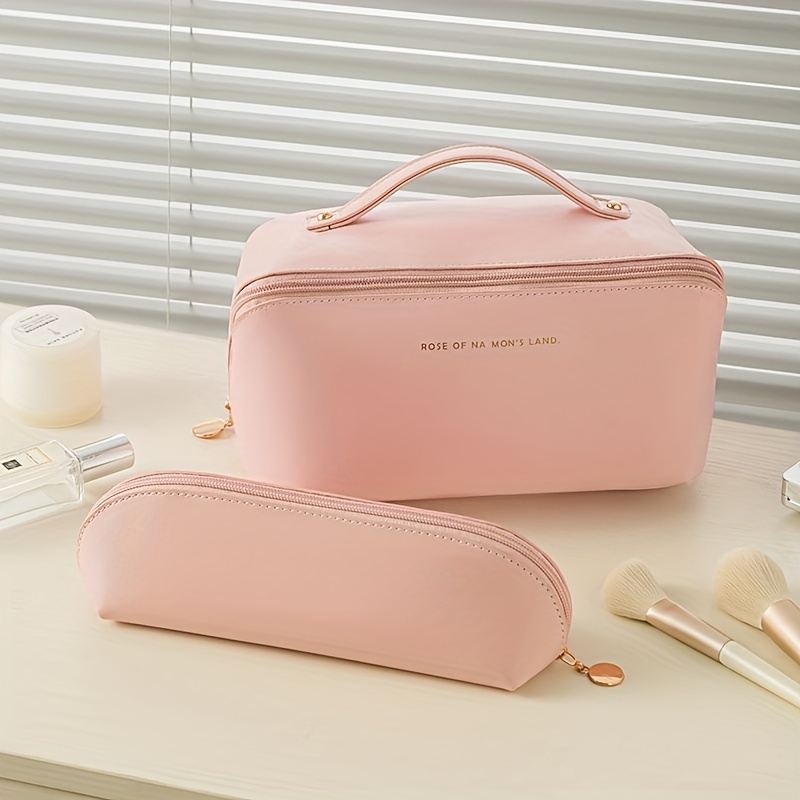 Cosmetic clutch outlet bag