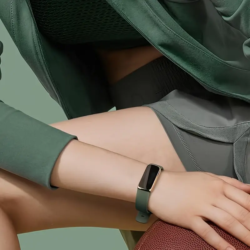 Lot de 4 bracelets de sport compatibles avec Fitbit Luxe pour