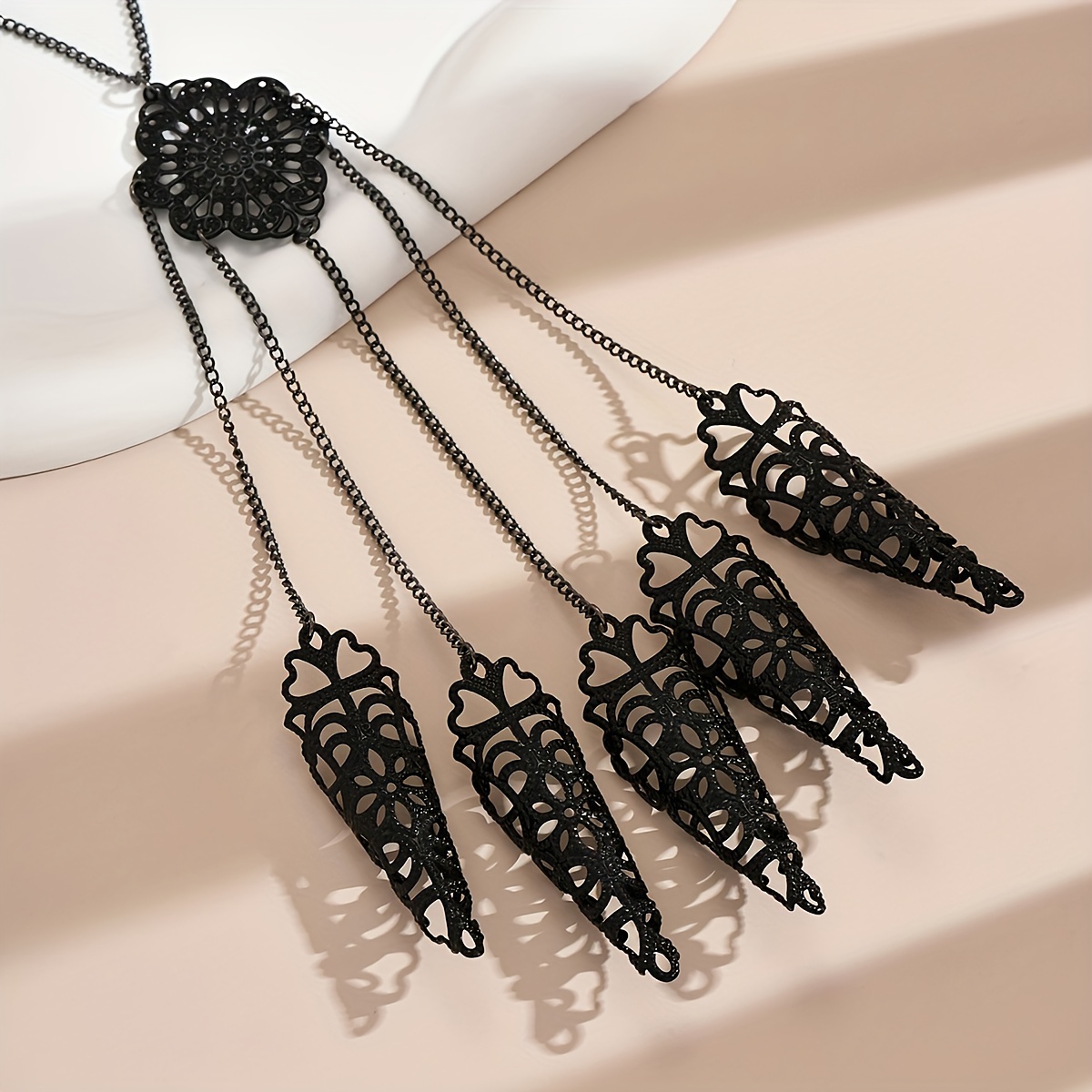 Gothic Style Fingertip Ring Hallow Flower Five Rings Linked Together