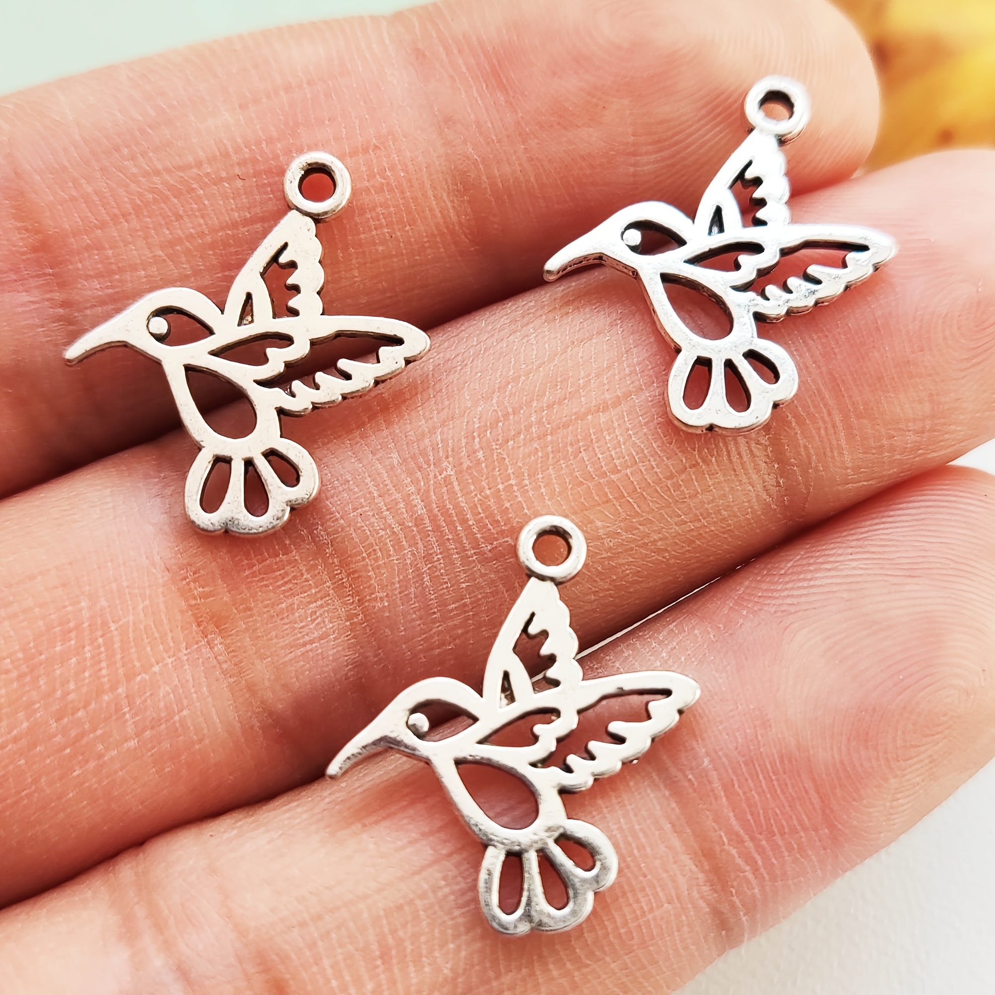 

16pcs Mignon Creux Double-face Colibri Pendentif Animal Charme DIY Fait À La Main Boucles D'Oreilles Collier Bracelet Connecteur Fournitures de Fabrication de Bijoux