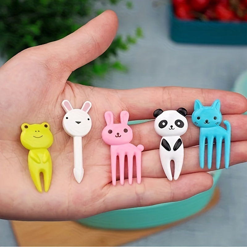 20pcs/set Crown Cartoon Fruit Forks & Animal Shaped Plastic Fruit