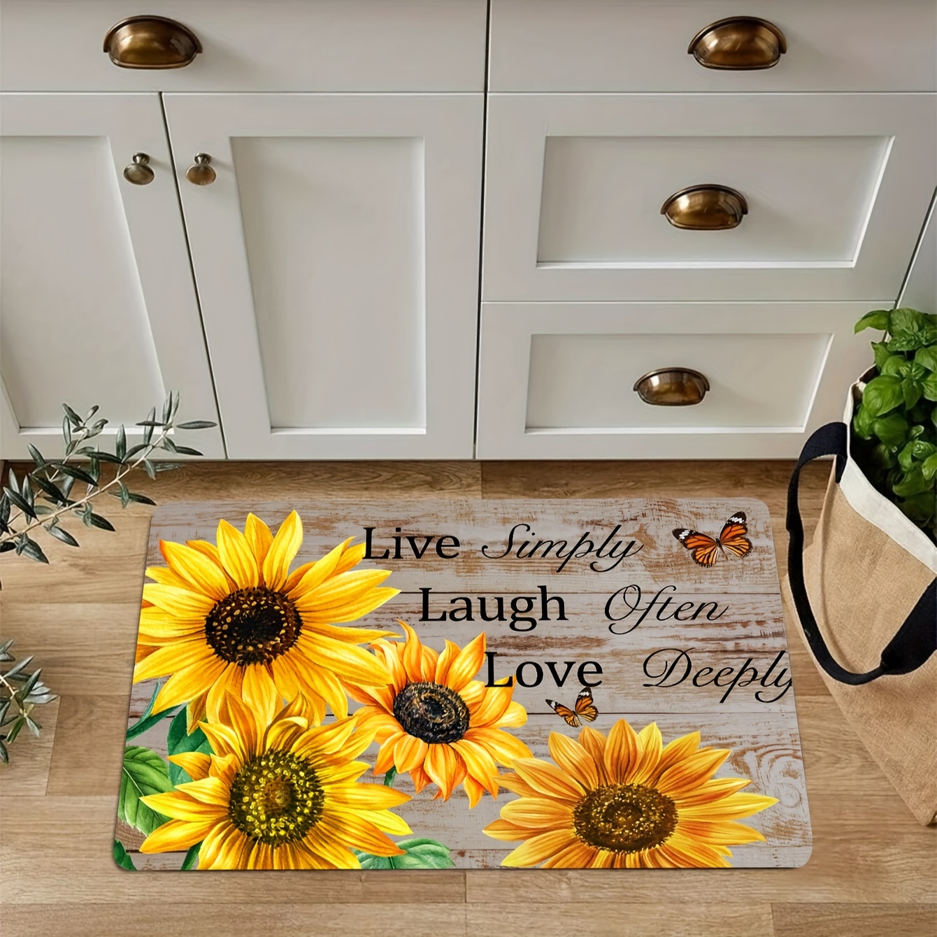 Soft Yellow Sunflower Bath Mat - Absorbent & Machine Washable