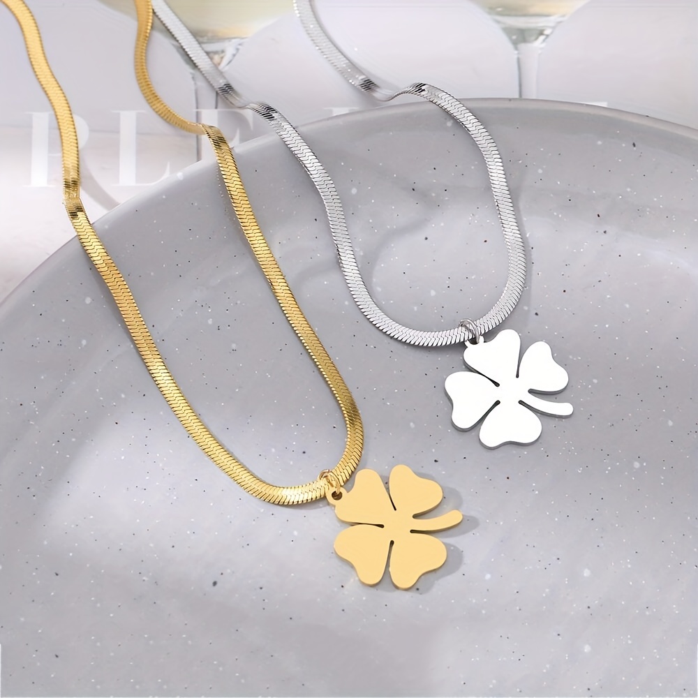 Gold Tone Double Layer Clover Pendant Collarbone Necklace