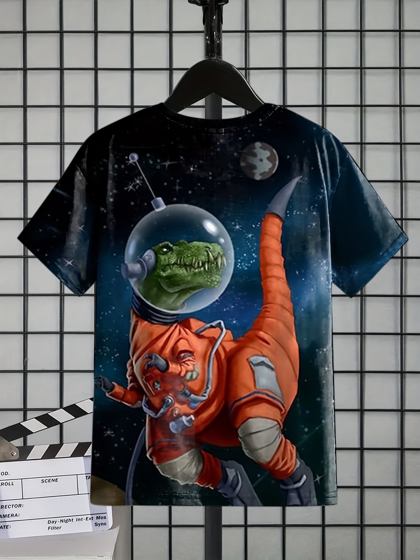 astronaut graphic tee