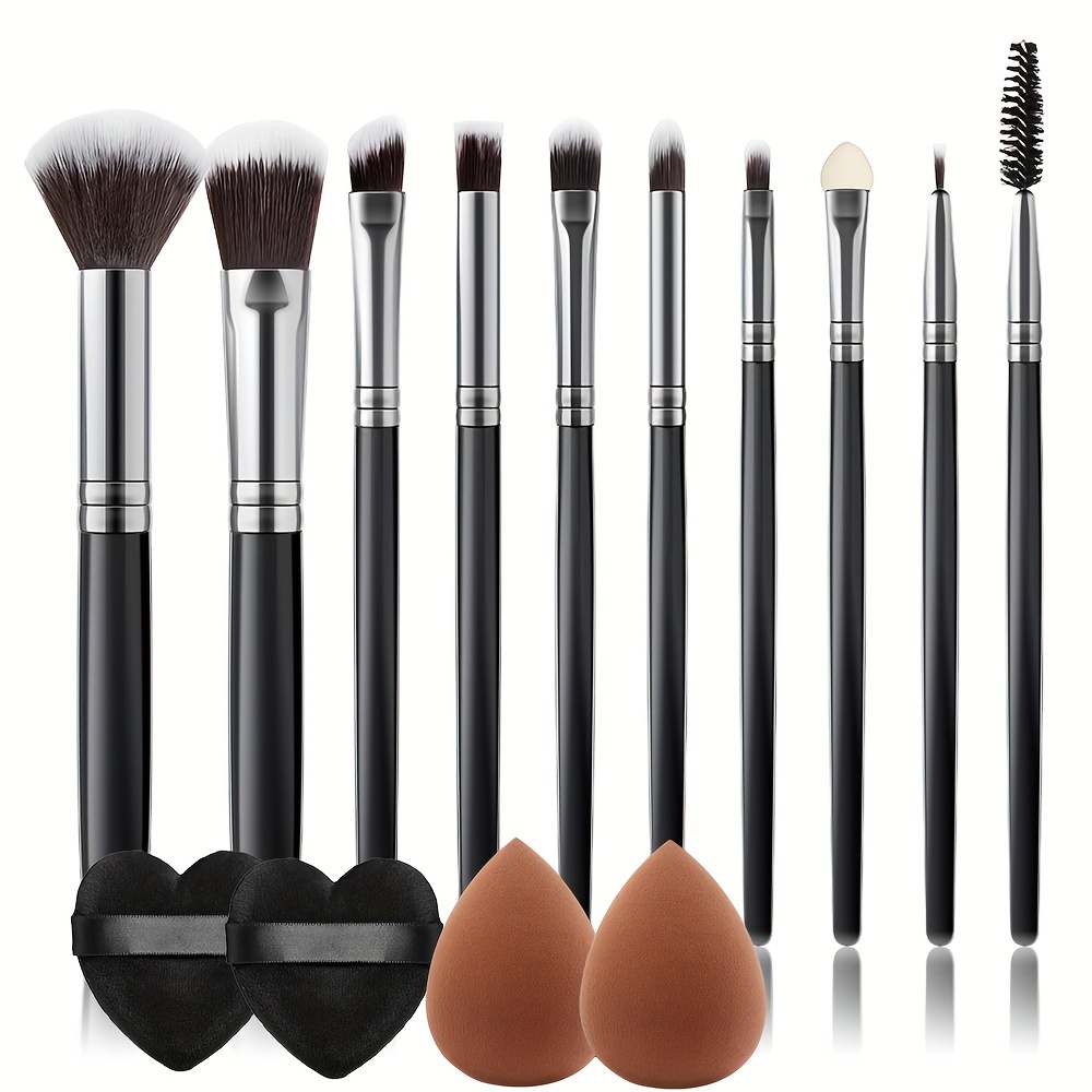 Set de 4 Brochas de Maquillaje y 2 Esponjas