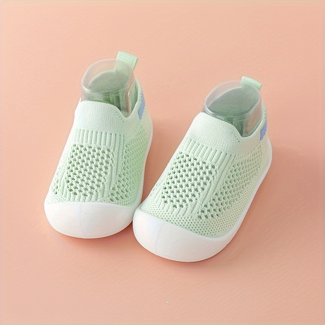 A Pair of Fashionable Breathable Mesh Solid Color Baby Walking Shoes, New Summer 2025 Style with Soft Anti-Slip Sole, 0-24 Months Slip On Toddler Training Shoes in Multiple Colors, Slipon Convenience, Breathable Mesh Design, Soft Fabric Lining, Durable Rubber Sole, Parents Shopping, New Walkers