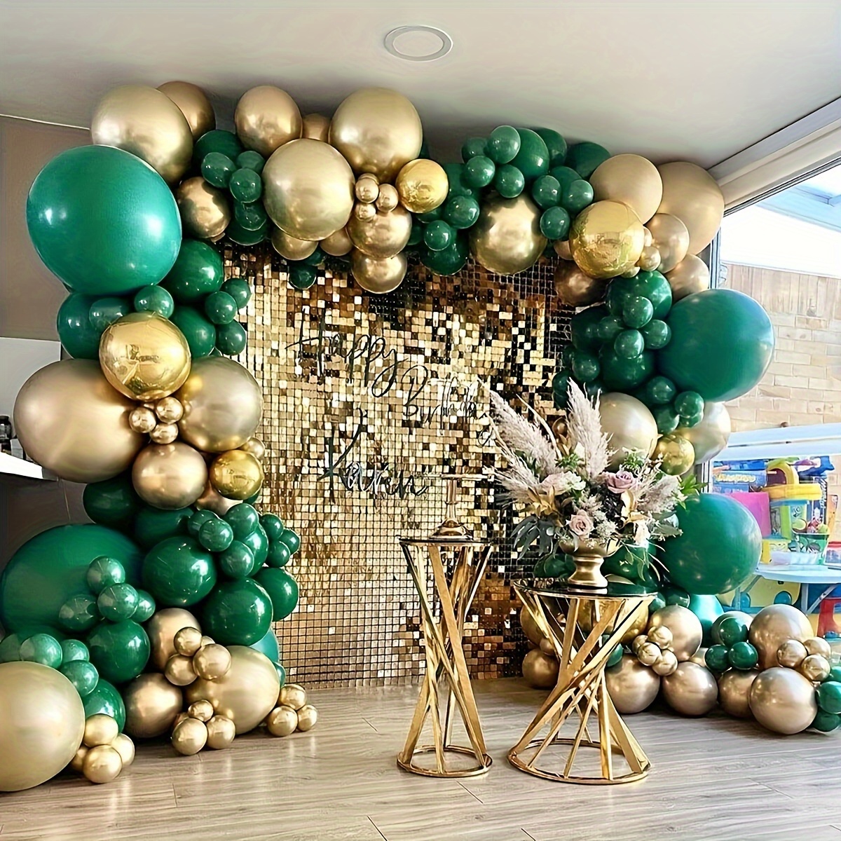 

136pcs Christmas Party Balloon Garland, Christmas House Decor Dark Emerald Green Sage Green Metallic Gold Balloons Set For Christmas, New Year Eve Party, Wedding Party Decoration Easter Gift