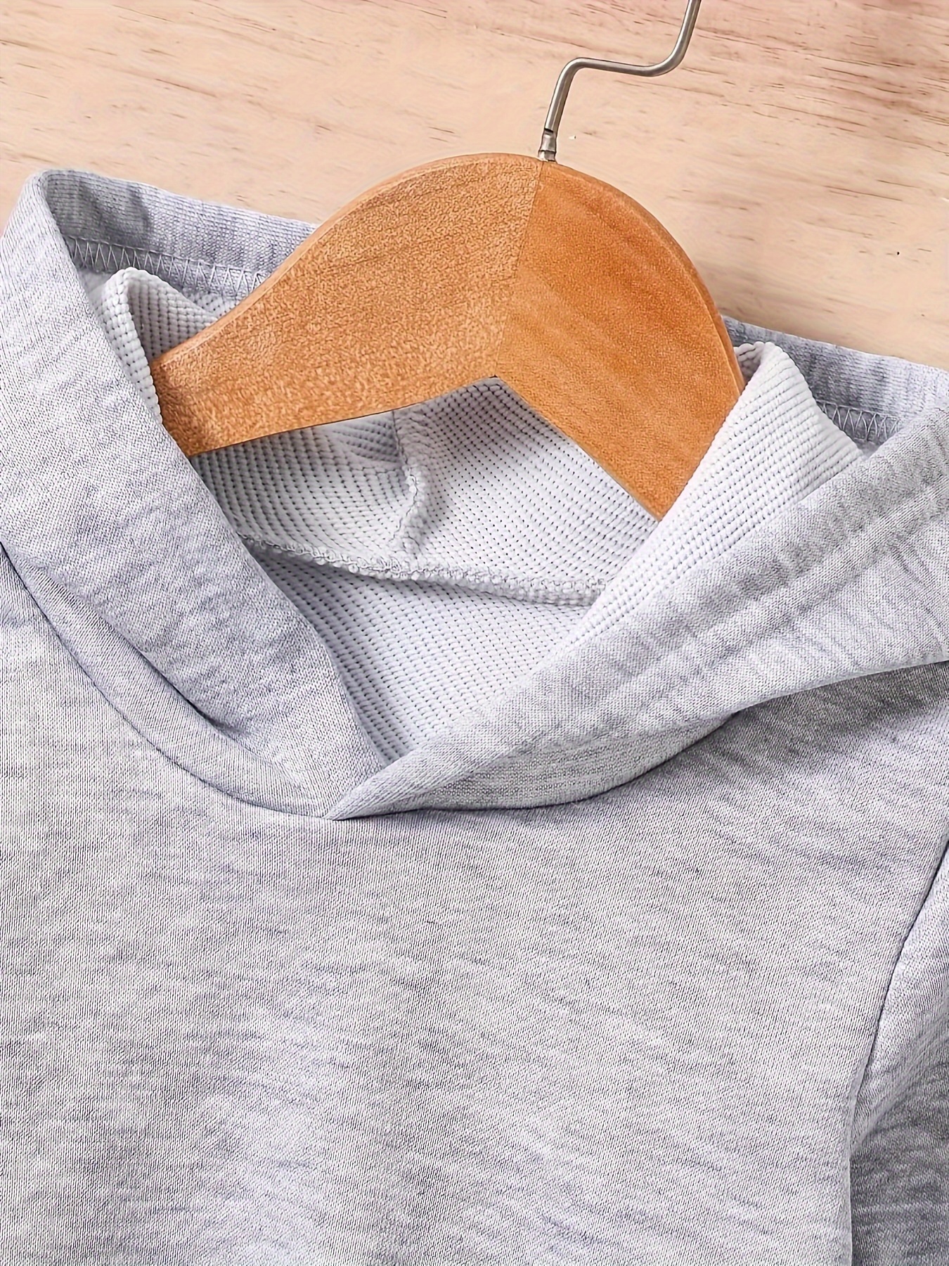 Light grey hoodie online outfit