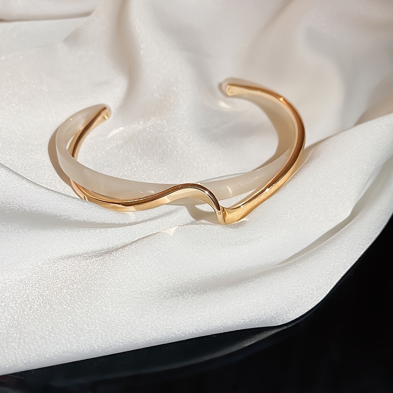 TEMU Brazalete Con Forma De Onda Chapado En Oro De 18 Quilates Con Incrustaciones De Perlas De Imitación, Joyería De Estilo Minimalista Para Mujer