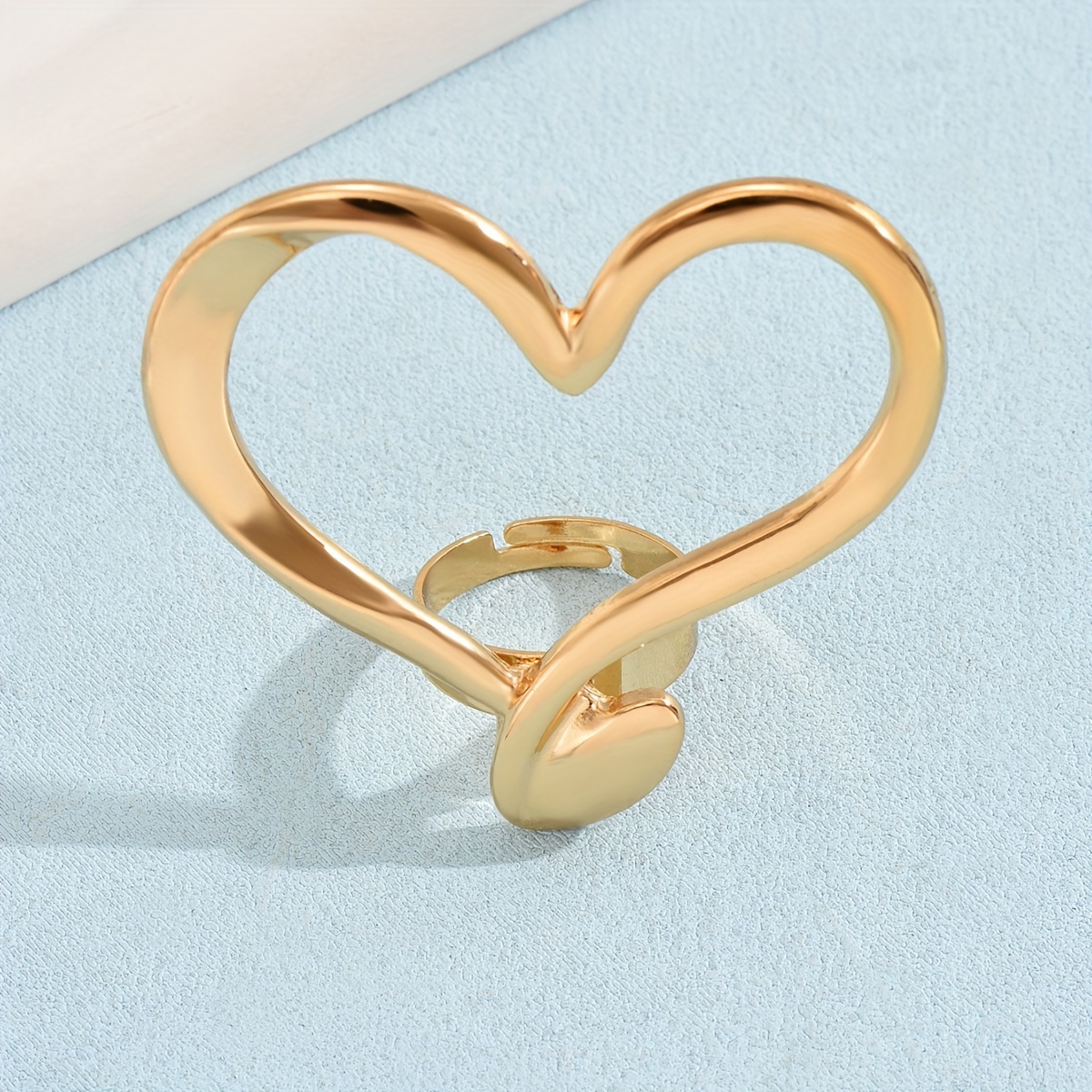 a simple yet exaggerated vintage heart shaped hollow wide Temu