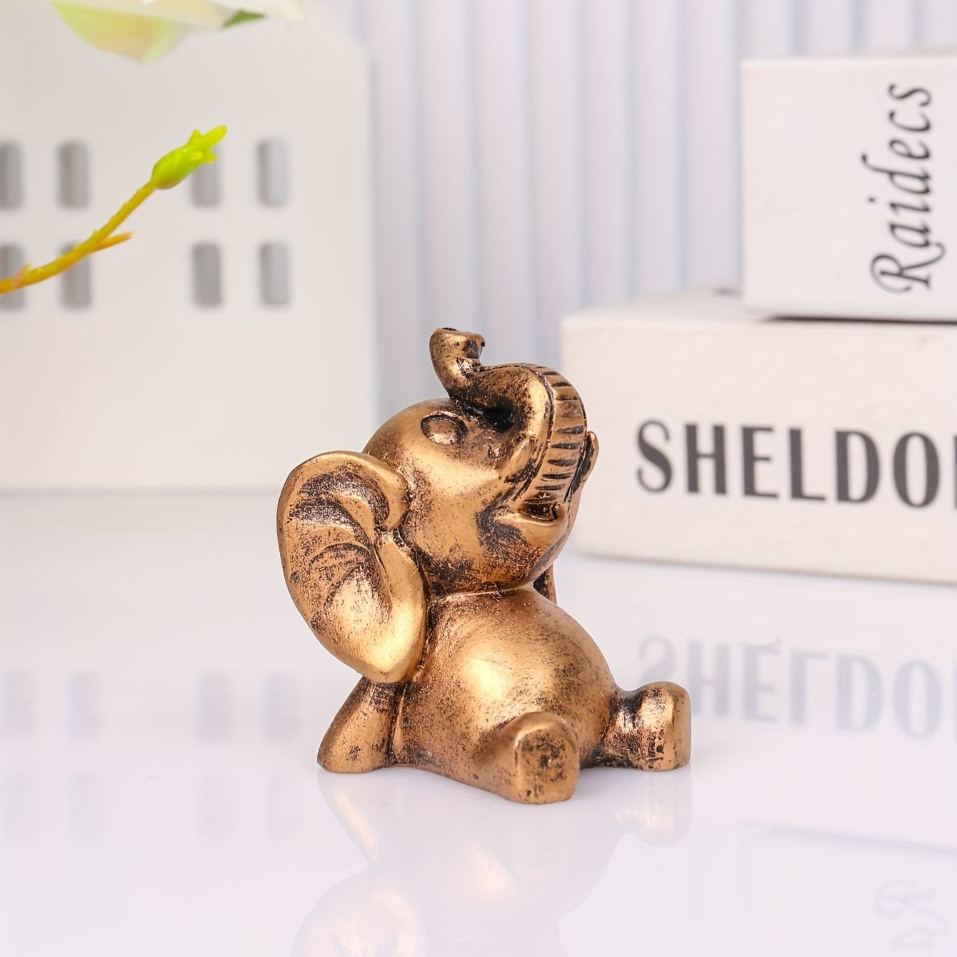 

1pc Looking Up To The Stars Elephant, Resin Craft Decoration, Solid Copper Gorilla Miniature Statue Big Monkey Model Ornament, Desk Decoration, Table Tea Pet Bronze Statue Decoration, Room Decor