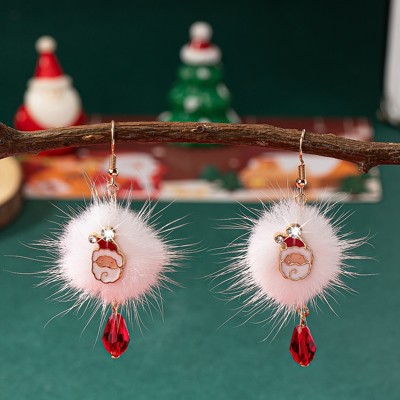 Boucles D'oreilles Pendantes Décorées De Strass Père Noël En Peluche De  Noël Mignon Style Dessin Animé Plaqué Or 14K Cadeau De Noël