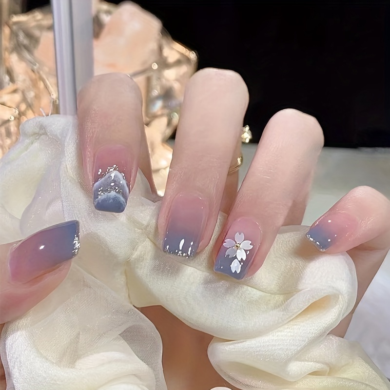 

24pcs Bright Surface Short Square Fake Nails With Blue Gradient Ombre Flower Design Press-on Fake Nails With A Sheet Of Jelly Glue & A Nail File