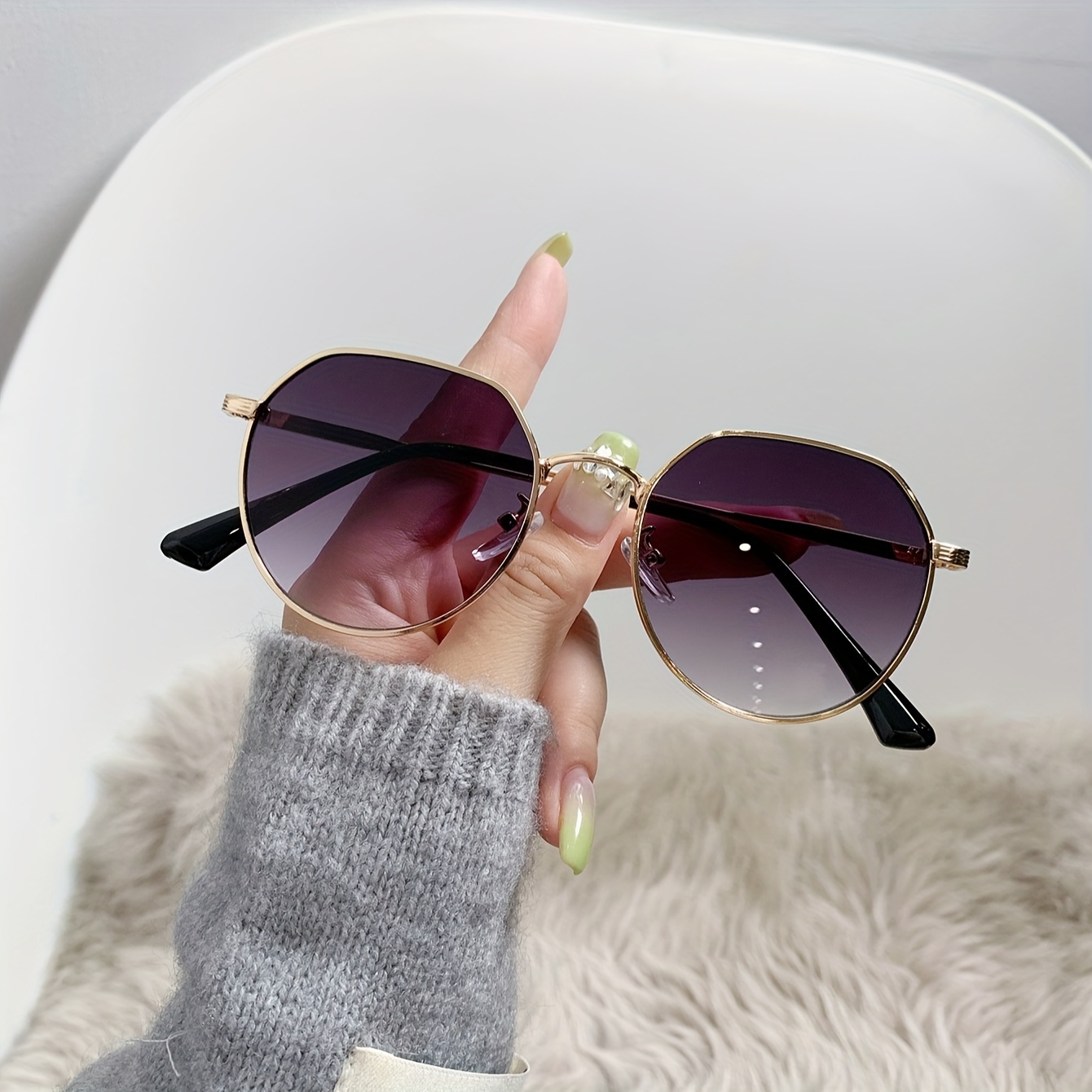 

Oval Metal Frame Fashion Glasses For Women Casual Gradient Fashion Anti Glare Sun Shades For Vacation Beach Party