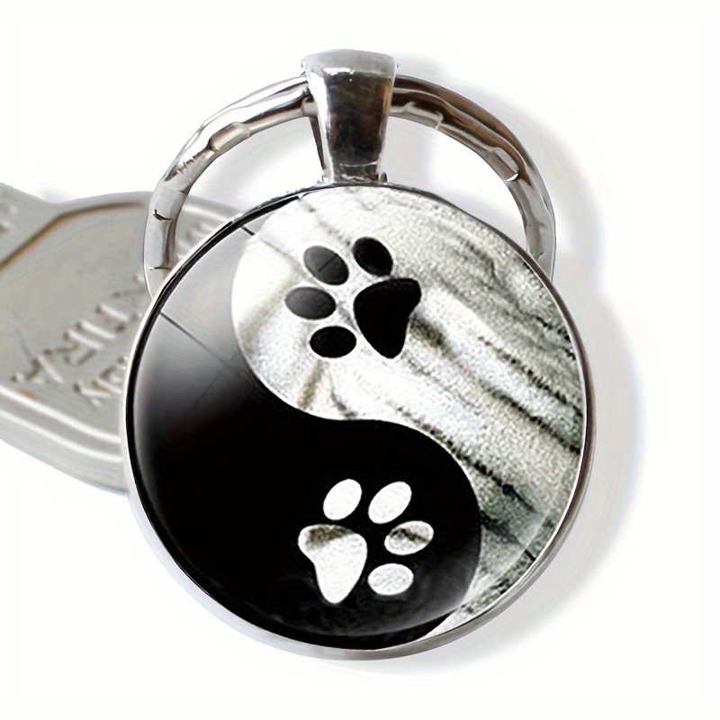 

1pc Fashion Yin Yang Tai Chi Keychain For Men, Cute Pet Dog Paw Print Round Glass Pendant Keychain For Men, Birthday Gift