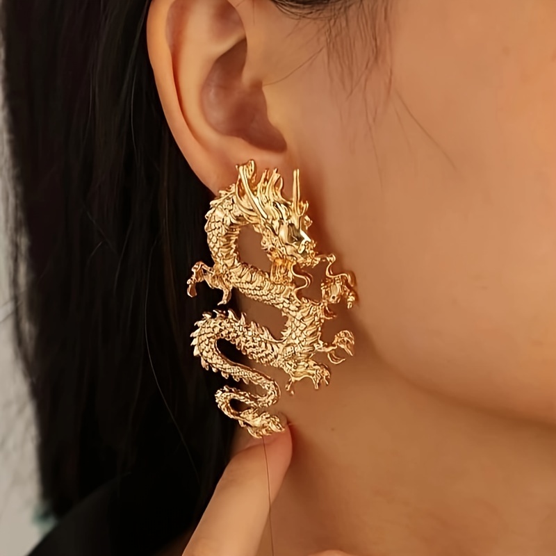 

Exquisite Golden Dragon Design Dangle Earrings Retro Chinese Style Alloy Jewelry Delicate Female Ear Ornaments