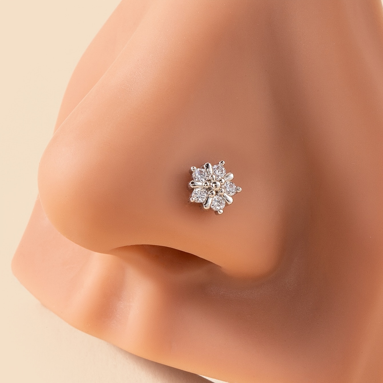 Star shape store nose pin