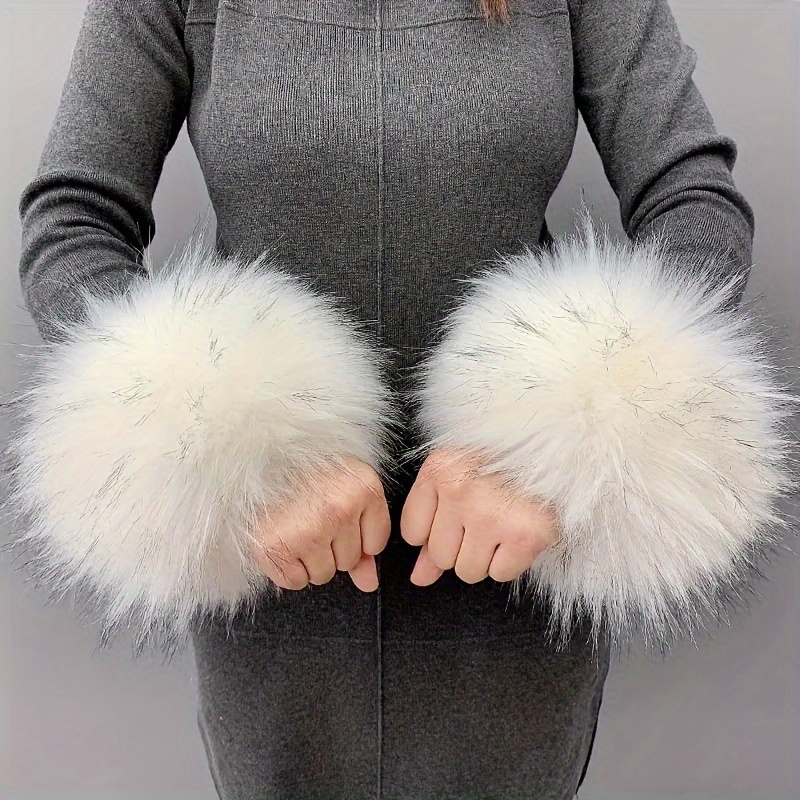 Winter Wrist Cuff Warmers, Faux Fur Cuffs Warmers Wrist Fuzzy Short Arm  Warmers for Women Girls Costume (White) : : Clothing, Shoes &  Accessories