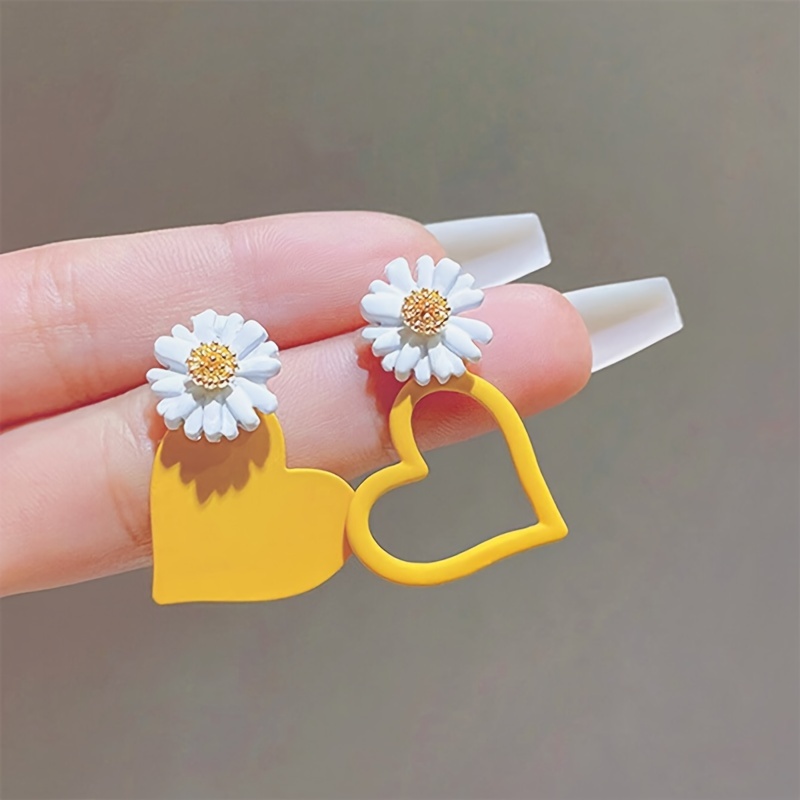 

1 Pair Of Drop Earrings Yellow Heart + Flower Design Symbol Of Beauty And Vitality Match Daily Outfits Party Decor Casual Dating Decor