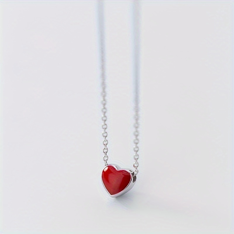 

Cute Red Heart Pendant Necklace For Girls, Simple And Elegant Heart-shaped Collarbone Chain For Gift