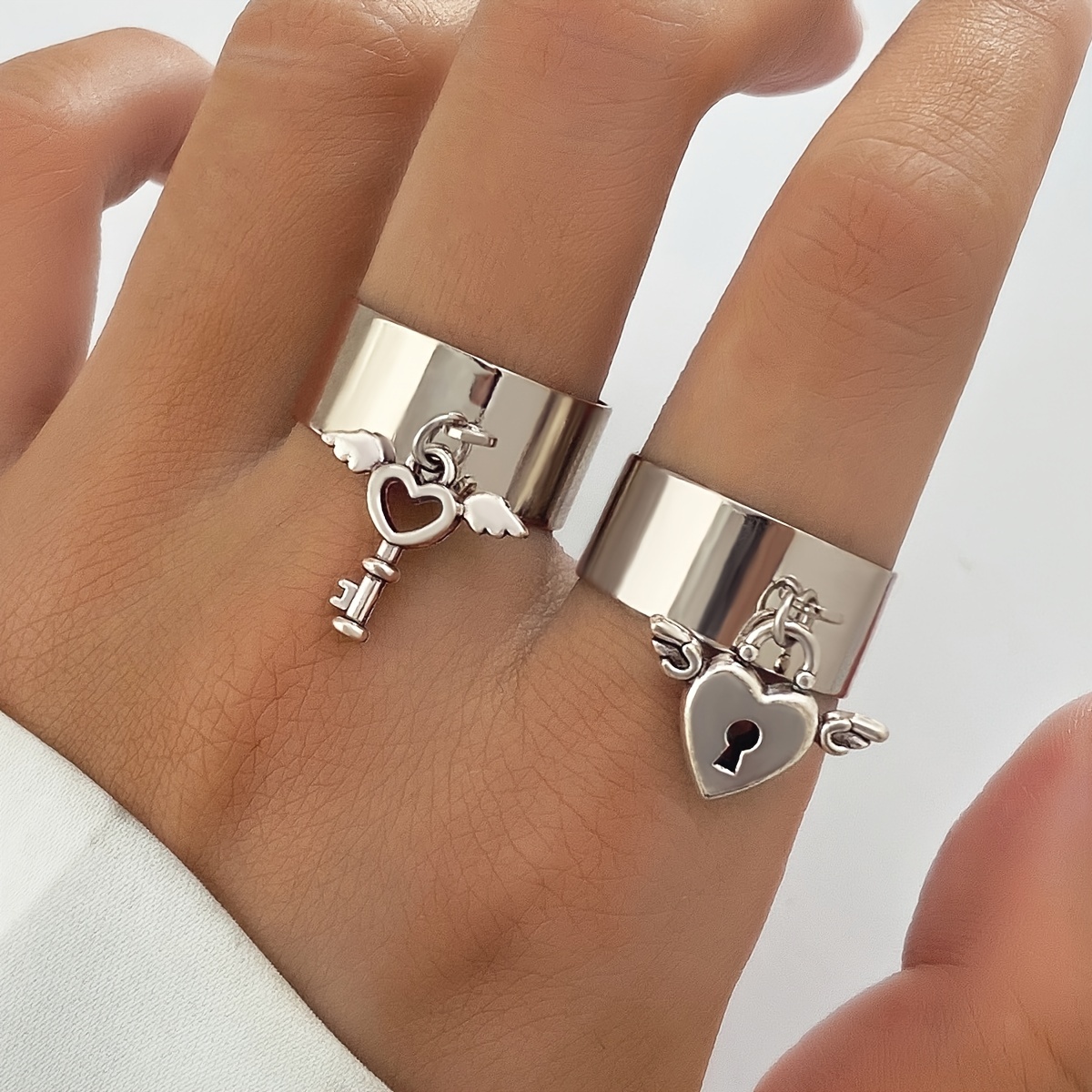 2pcs/set Retro Style Stainless Steel Key & Adjustable Couple Ring For Women  As Wedding, Kpop Or Party Gifts