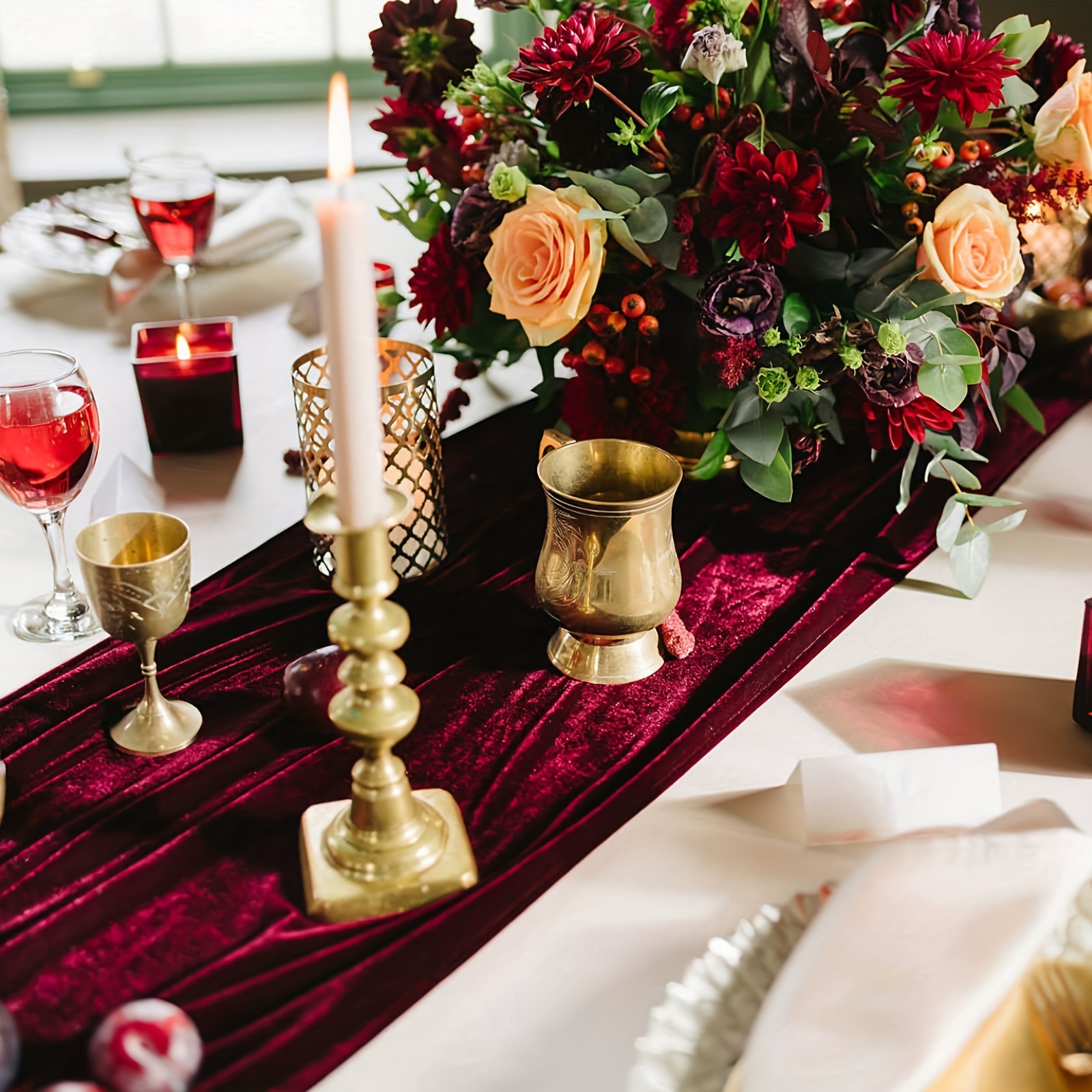 Runner da tavola in velluto color oro chiaro, 60 x 300 cm, lungo runner da  tavola di lusso, in velluto, per matrimoni, ricevimenti, feste : :  Casa e cucina