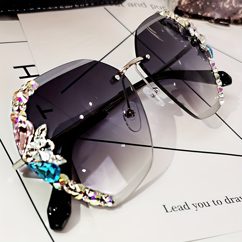 Oversized Rhinestone Gradient Sunglasses UV400