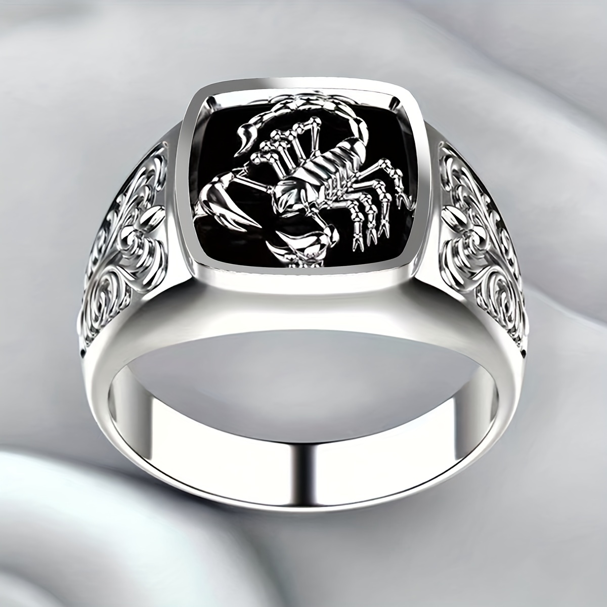 Scorpio Relief Men's Ring Retro Pattern Decoration Anniversary Ring