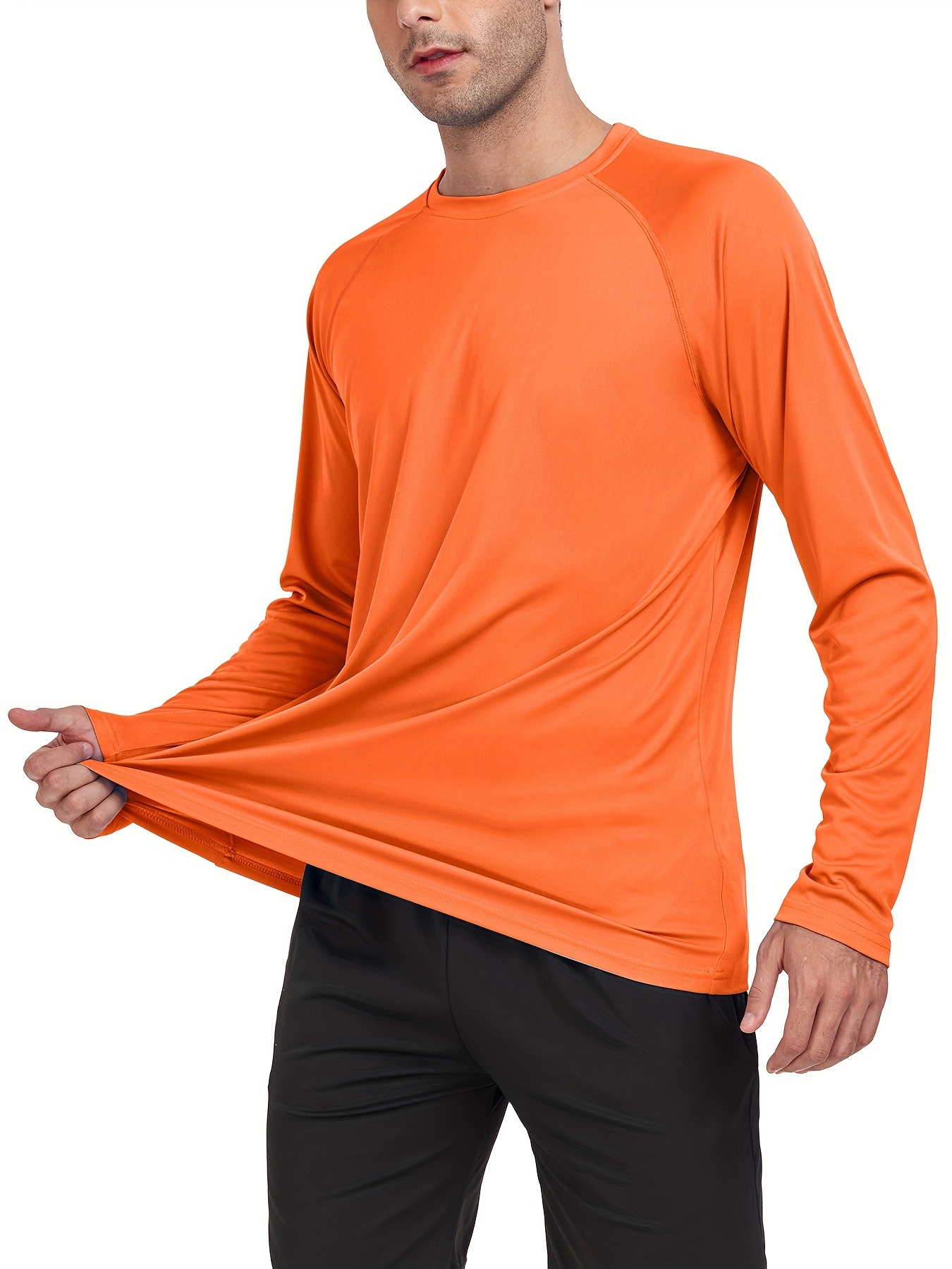 EXTERIOR T-SHIRT OFFERS COMFORT AND THERMAL CONTROL ON BELLY AND