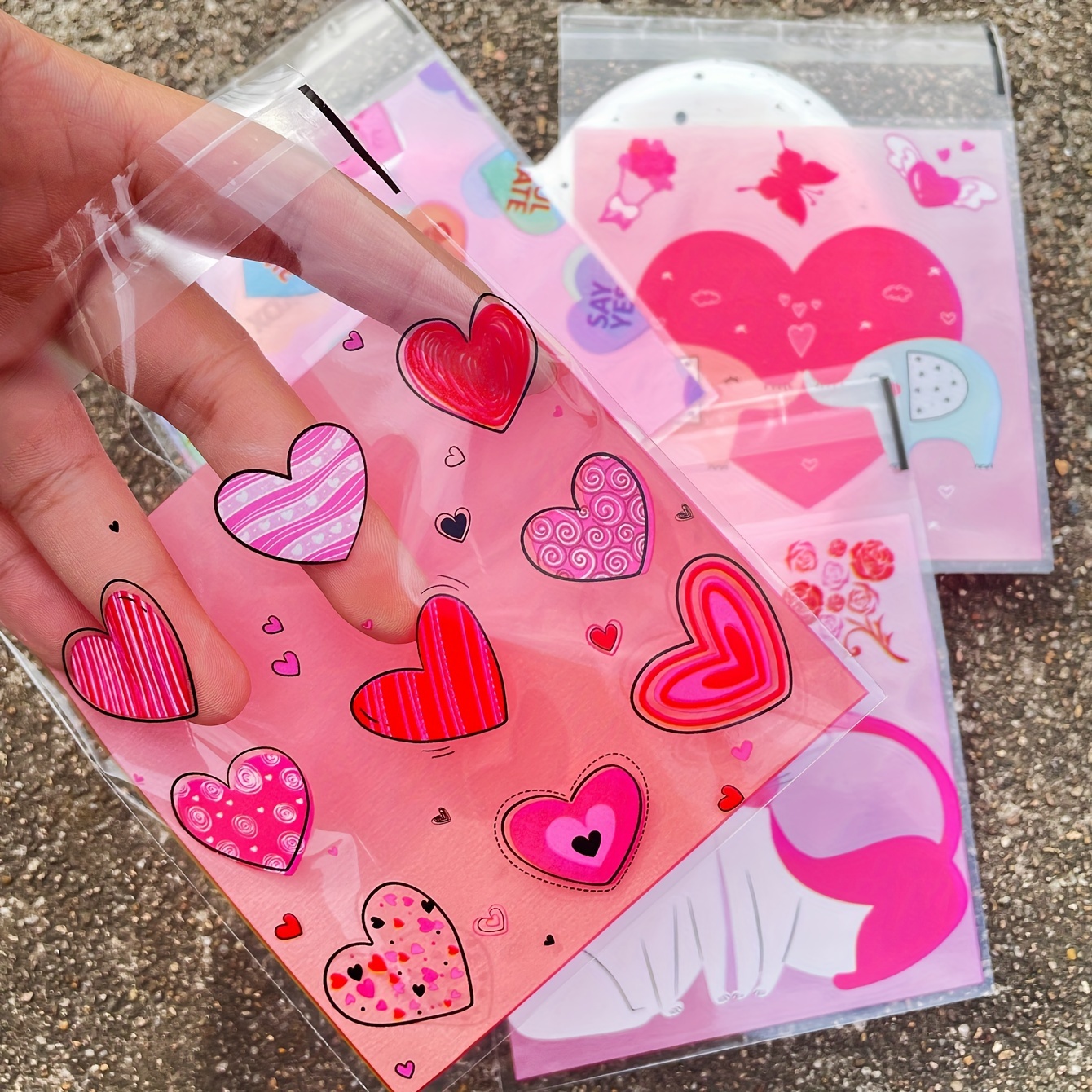 500pcs Heart Stickers Roll for Present Packaging DIY Crafts Theme Parties Dating 2.5cm Style B, Size: Optional