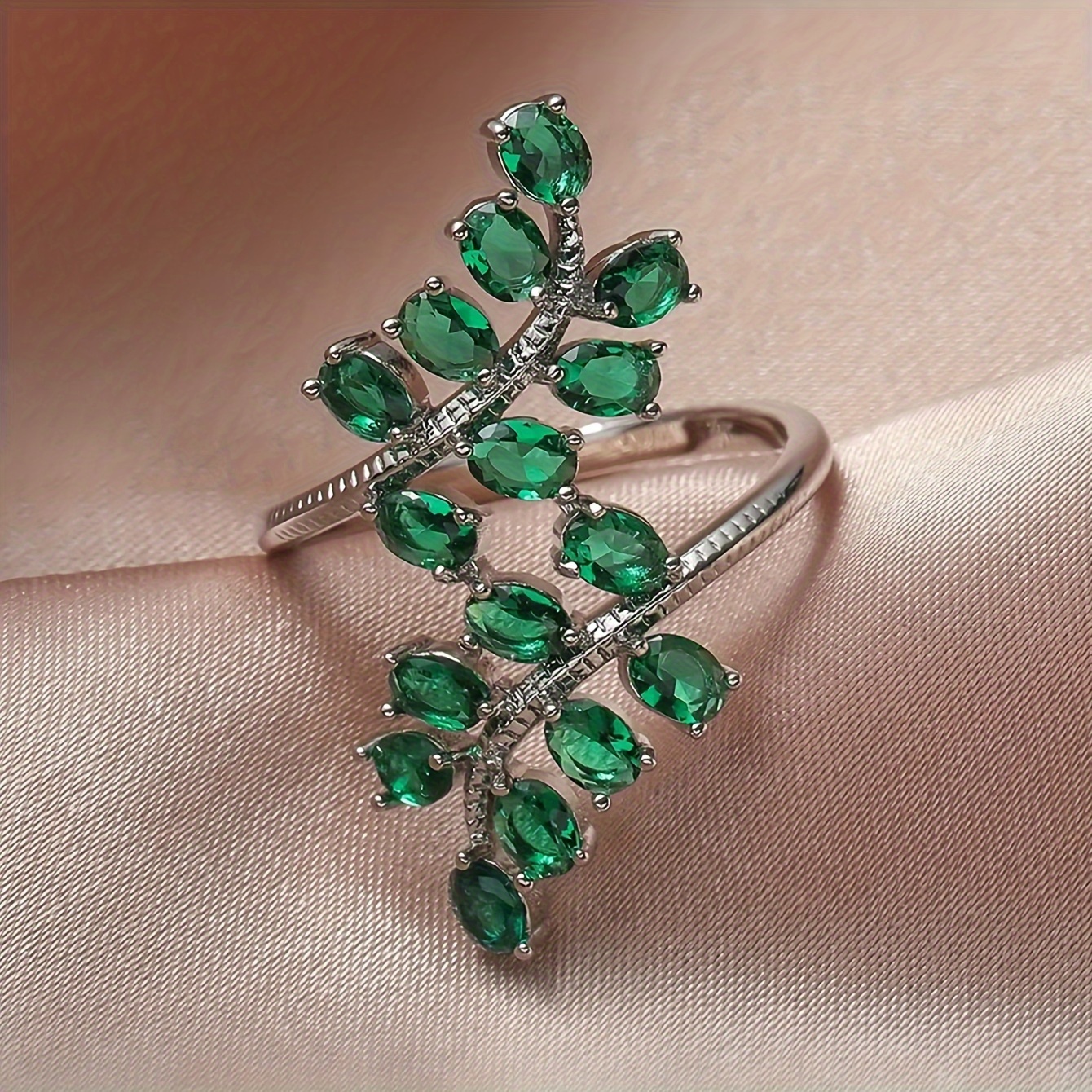 Anillo Dedo Elegante En Cobre Hoja Circonita Verde Brillante