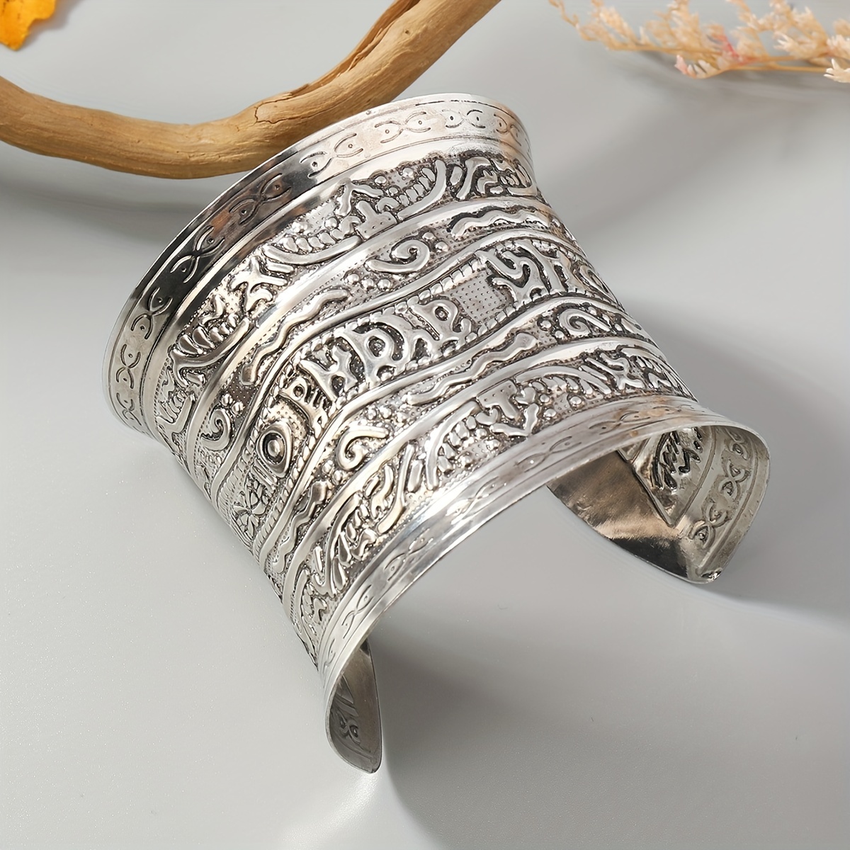 

Vintage Elephant Pattern Cuff Bangle Women's Retro Design Bracelet Silver Plated Jewelry