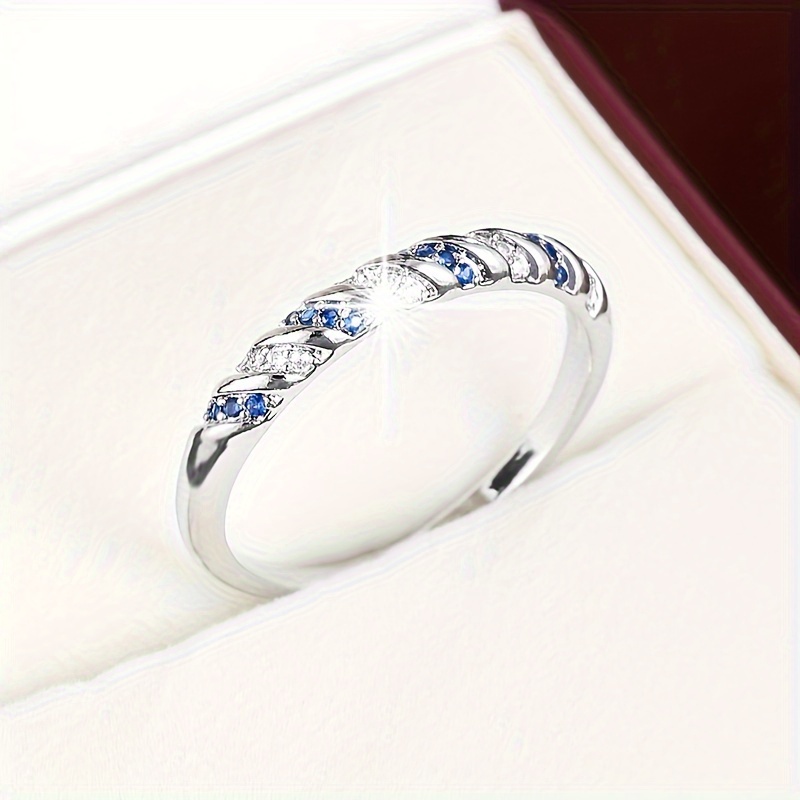 Zirconia Inlaid Spiral Ring for Women