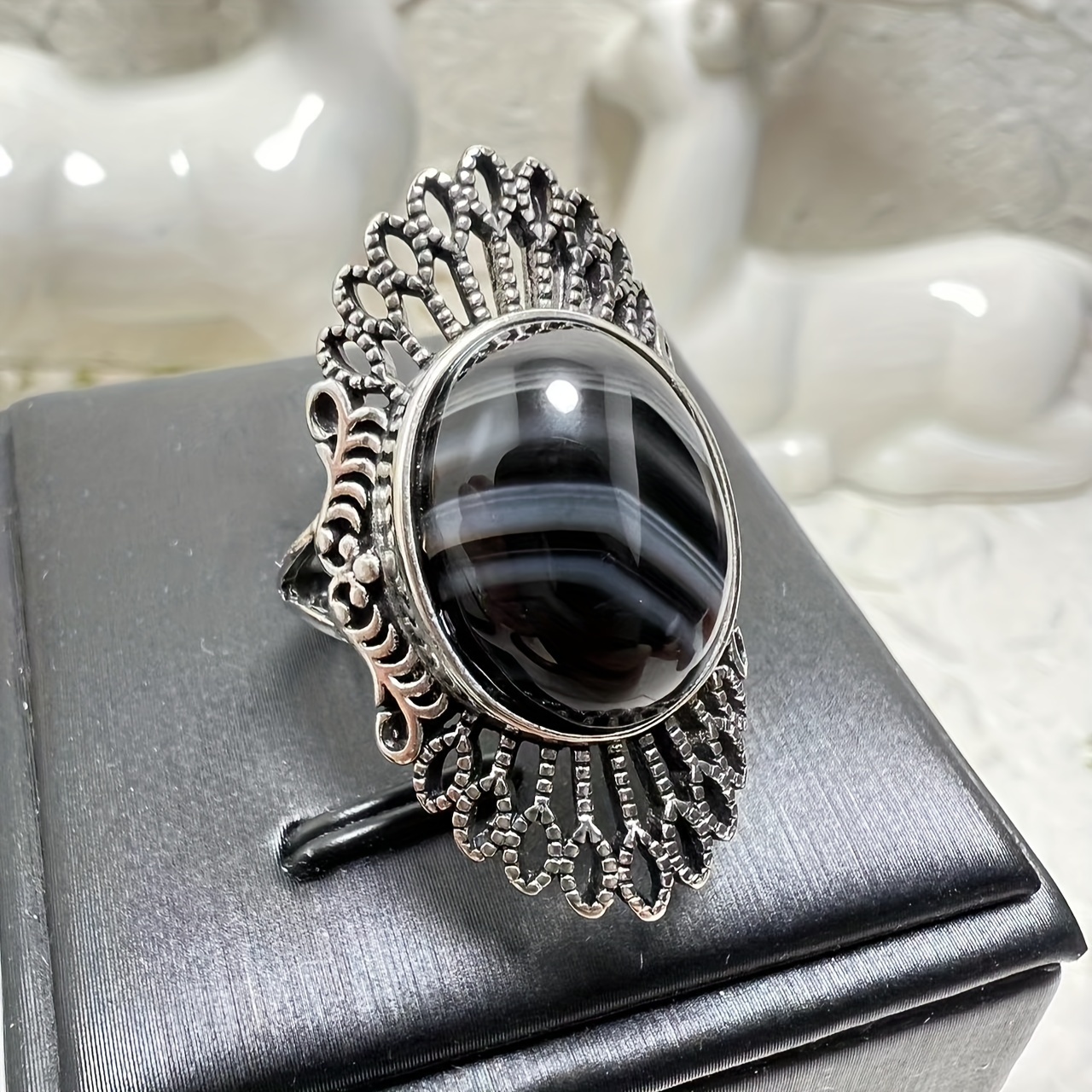 

1pc Natural Crystal Black Stripe Agate Ring, Silvery Distressed Retro Style Halloween Theme Men's Women's Universal Ring, Alloy Ring Adjustable Ring