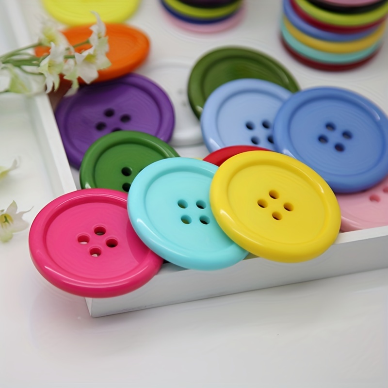 TEHAUX 40pcs Assorted Buttons Wooden Charms Large Buttons for Sewing DIY  Button Accessories Large Buttons for Crafts Kids Sewing Button Christmas