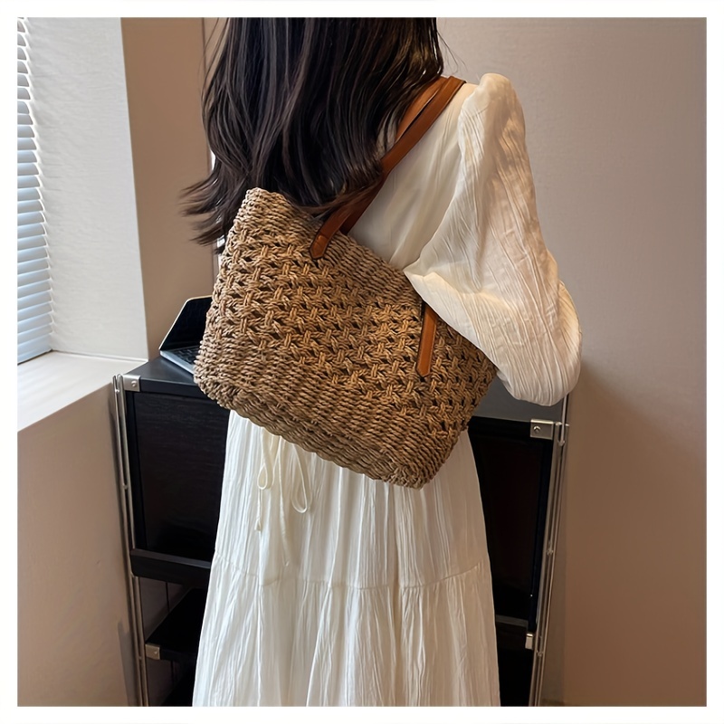 Large Capacity Straw Shoulder Bag for Travel and Beach