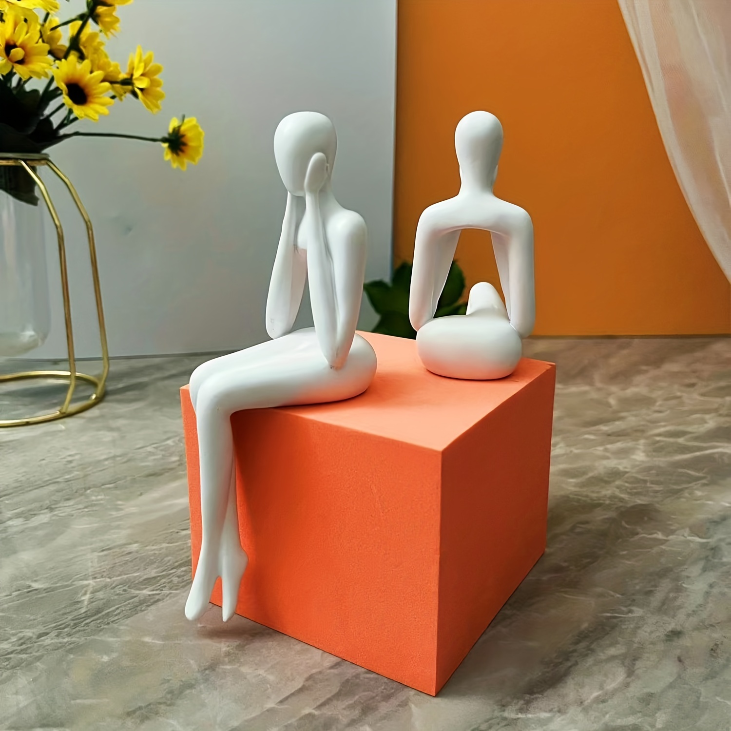 4個、ホワイト装飾座る思想家像抽象彫刻、本棚装飾アクセント樹脂