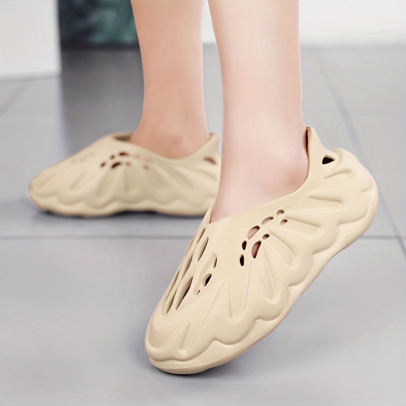 Foam Runner Shoes for Women Men, Hollow Cloud Slippers Lightweight Slip-On  Walking Sneakers Breathable Soft Beach Sandals