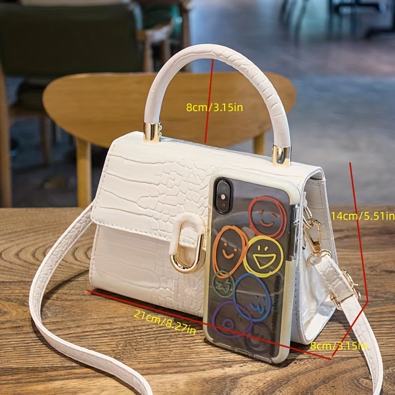 Women's Crossbody Bags: Ladies Crossbody Bags in Pakistan